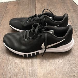 Nike Men’s Flex Control - Size 9.5